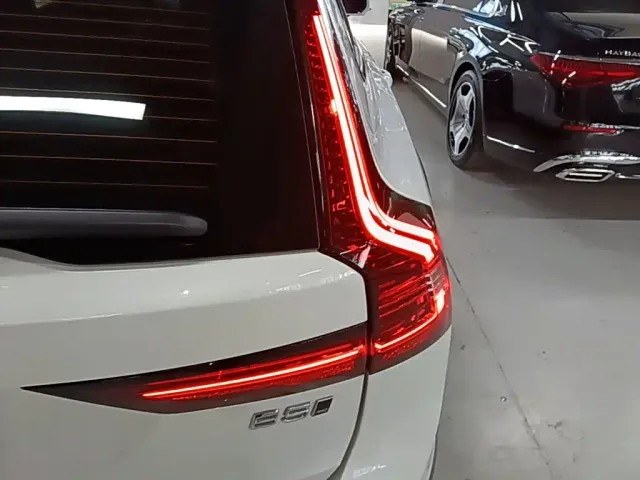 Volvo V90 — Фото автомобиля 7