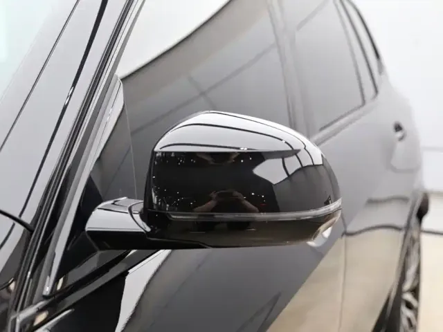 BMW BMW X5 2025 Model xDrive 30Li Exclusive M Sport Blackout Package — Фото автомобиля 26