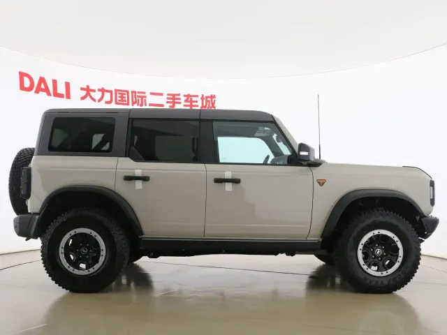 Ford Bronco — Фото автомобиля 16