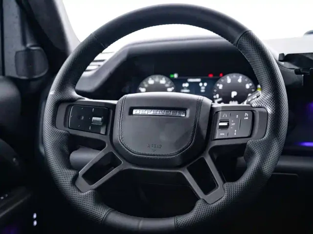 Land Rover Defender — Фото автомобиля 16