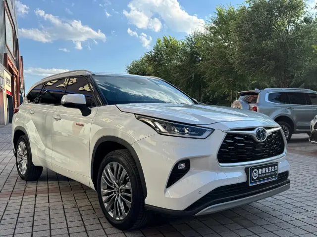 Toyota Highlander — Фото автомобиля 3