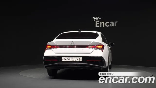 Hyundai Avante CN7 — Фото автомобиля 4