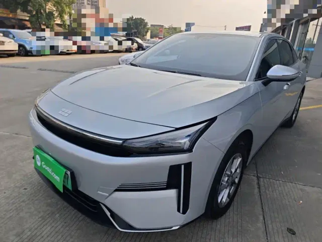 Фотография автомобиля — Geely Galaxy L6