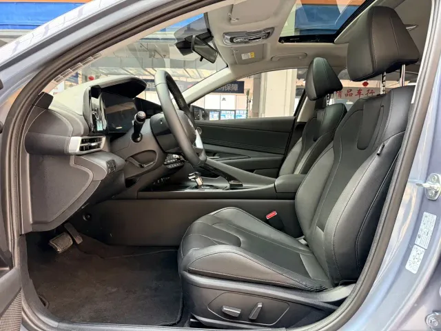 Hyundai Elantra — Фото автомобиля 7
