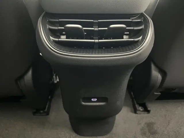 Nio ET5 Touring — Фото автомобиля 20
