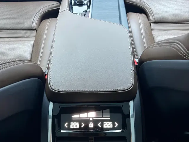 Volvo XC90 — Фото автомобиля 26