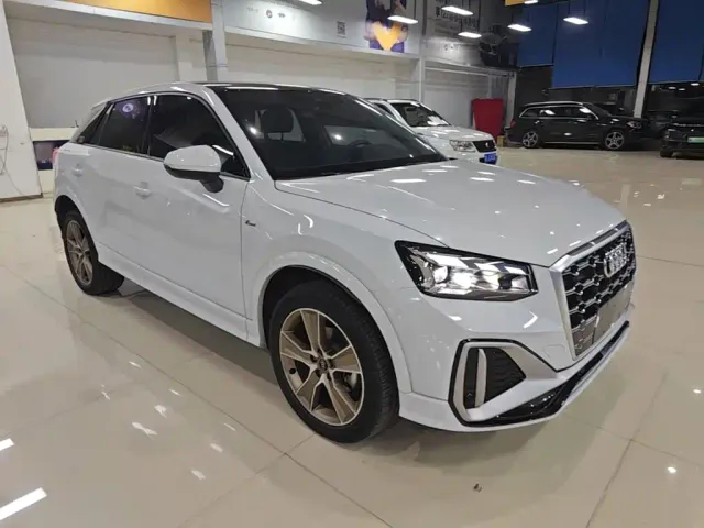 Audi Q2L — Фото автомобиля 3