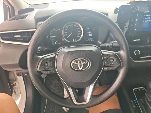 Toyota Corolla — Фото автомобиля 10