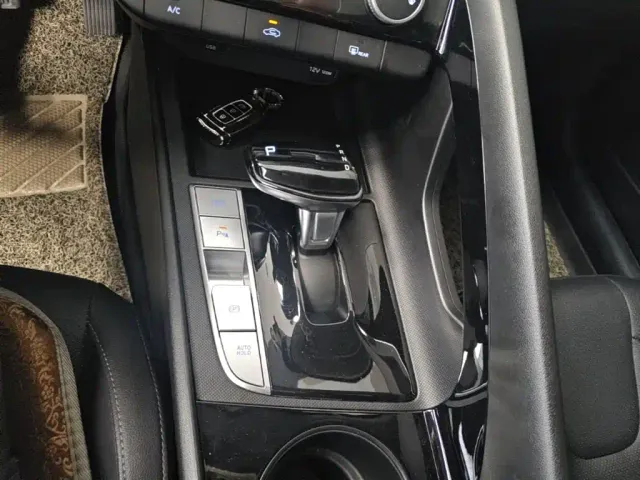 Hyundai Elantra — Фото автомобиля 13