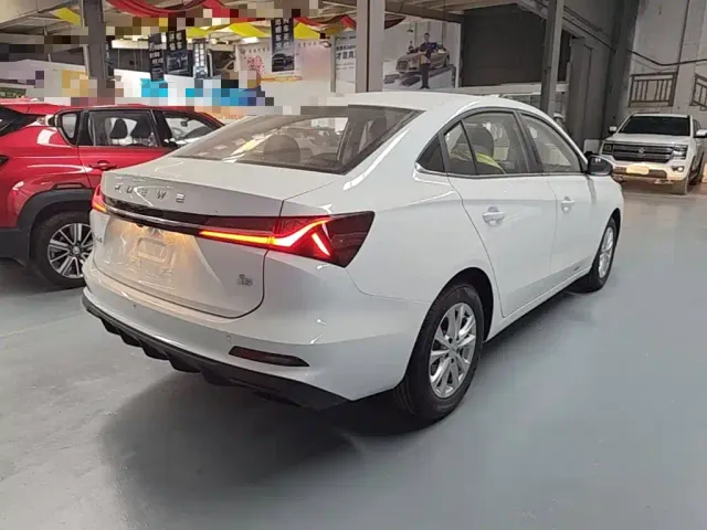 Roewe i5 — Фото автомобиля 6