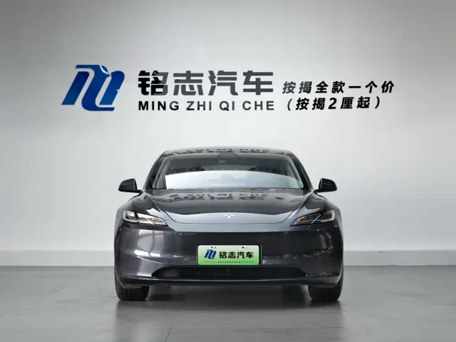 Tesla Model 3 — Фото автомобиля 4