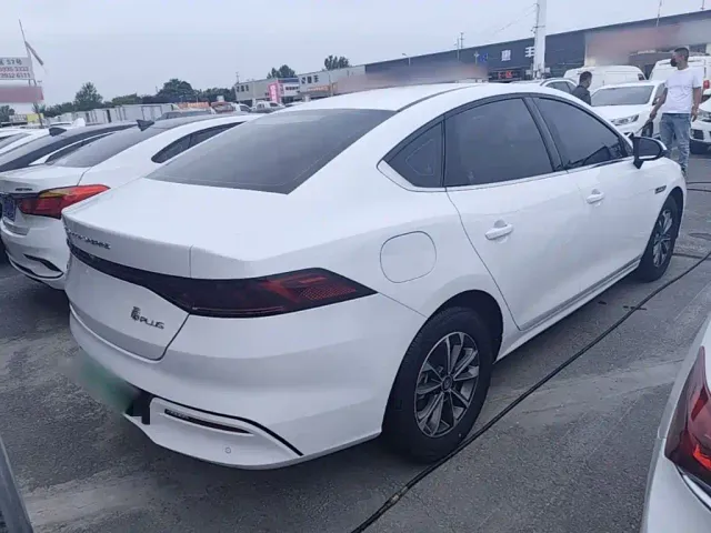 BYD Qin PLUS — Фото автомобиля 6