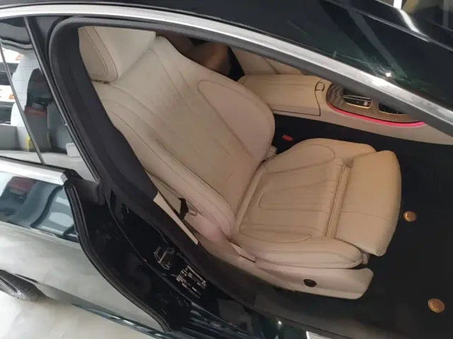 Mercedes-Benz CLS-Class — Фото автомобиля 24