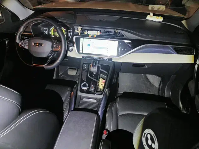 Geely Boyue — Фото автомобиля 12