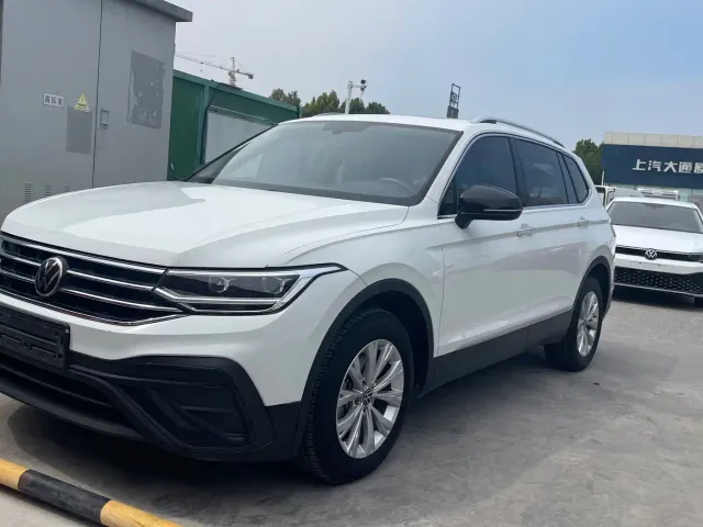 Фотография автомобиля — Volkswagen Tiguan L