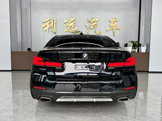 BMW 5 Series — Фото автомобиля 16