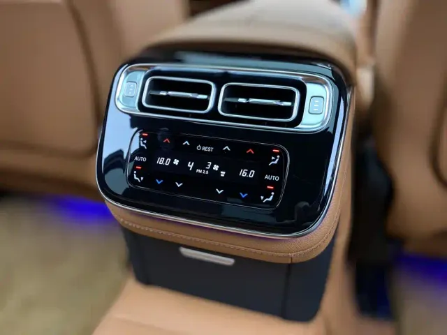 Mercedes-Benz S-Class — Фото автомобиля 17
