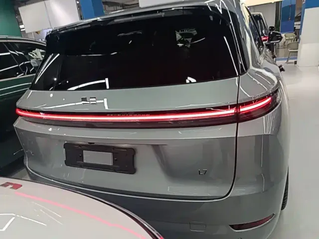 Li Auto L7 — Фото автомобиля 5