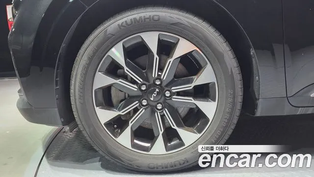 Kia Carnival Generation 4 — Фото автомобиля 5