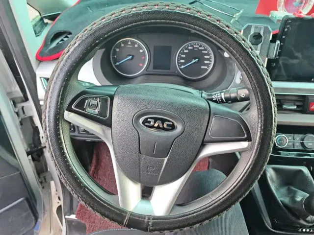 JAC Refine M3 — Фото автомобиля 15