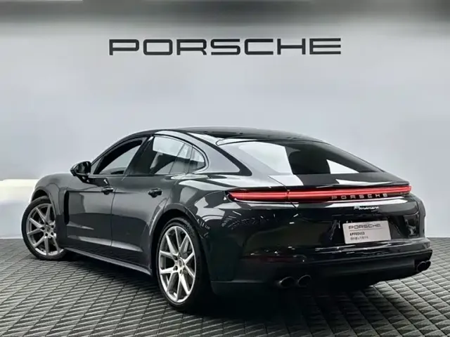 Porsche Panamera — Фото автомобиля 6