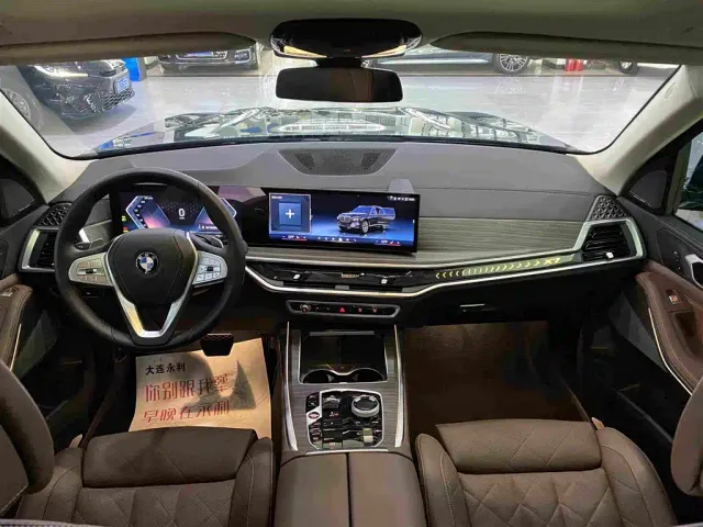 BMW X7 — Фото автомобиля 9