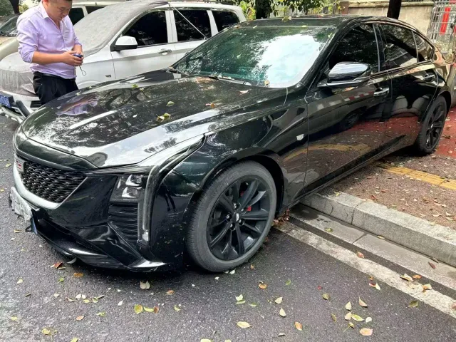 Фотография автомобиля — Cadillac CT5