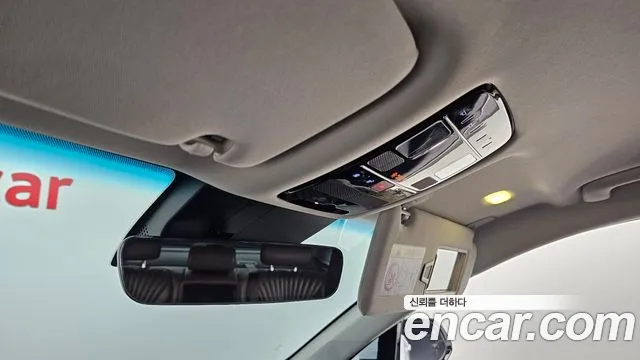 Hyundai Grandeur Grandeur (GN7) 2.5 Бензин 2WD — Фото автомобиля 29