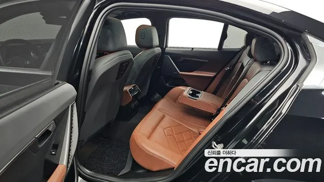 BMW i5 G60 — Фото автомобиля 18