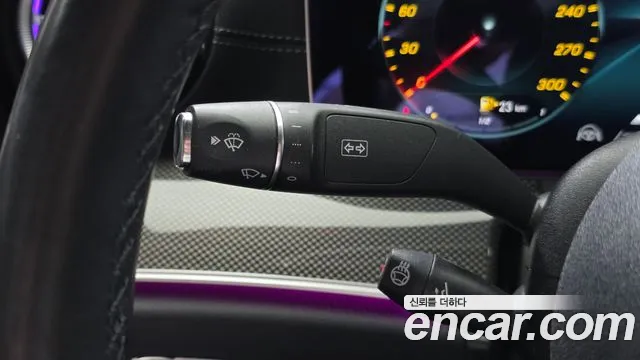 Mercedes-Benz E-Class — Фото автомобиля 16