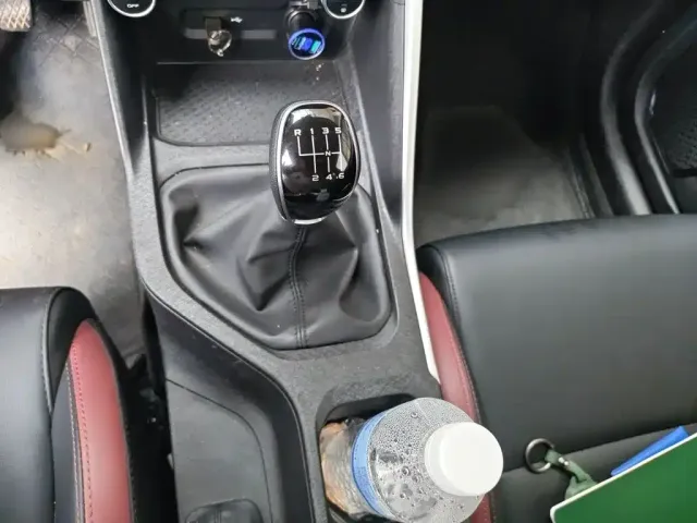 Geely Binyue — Фото автомобиля 6