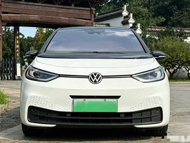 Volkswagen ID.3 — Фото автомобиля 2
