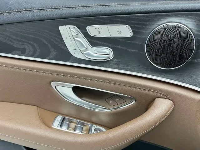 Mercedes-Benz E-Class — Фото автомобиля 9