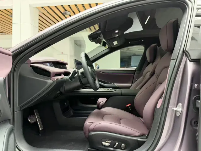Xiaomi SU7 — Фото автомобиля 10