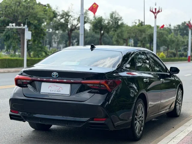 Toyota Avalon — Фото автомобиля 5