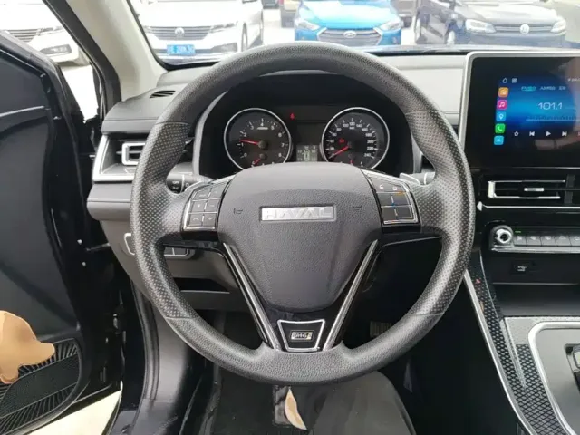 Haval M6 — Фото автомобиля 10