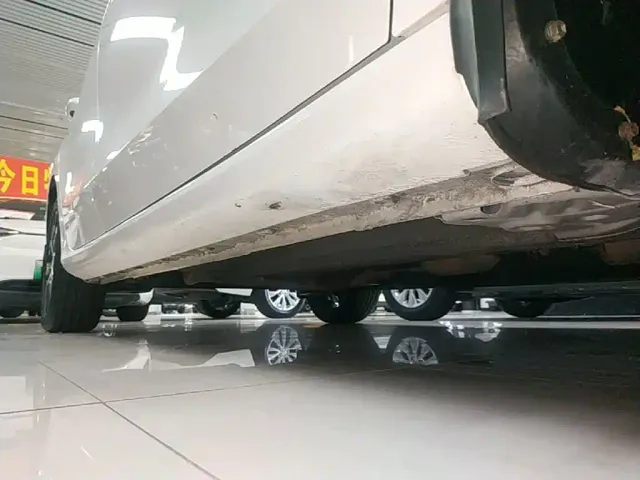 Geely Emgrand — Фото автомобиля 20