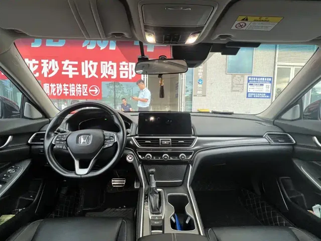 Honda Accord — Фото автомобиля 5