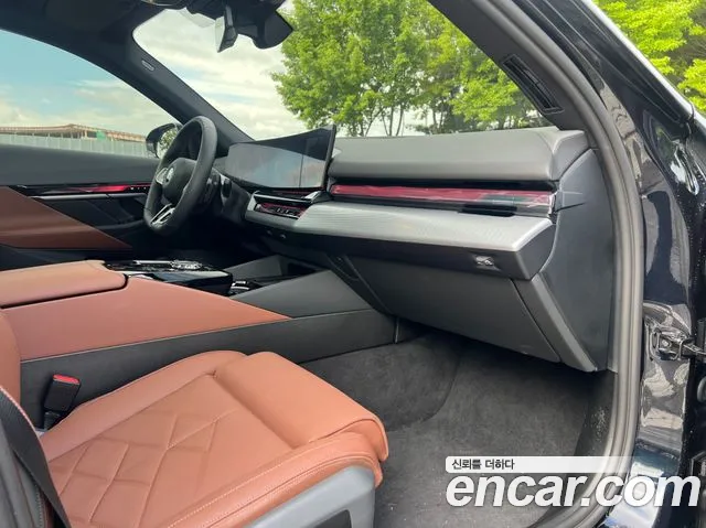 BMW 5-Series 5 серия (G60) 530i xDrive M Sport — Фото автомобиля 10
