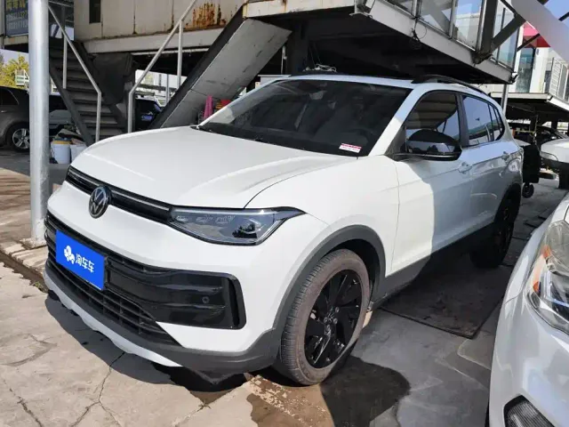 Фотография автомобиля — Volkswagen Tharu