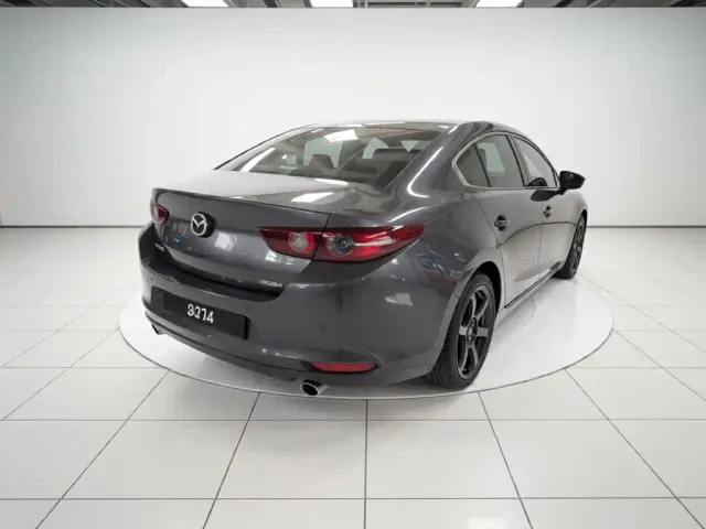 Mazda Axela — Фото автомобиля 4
