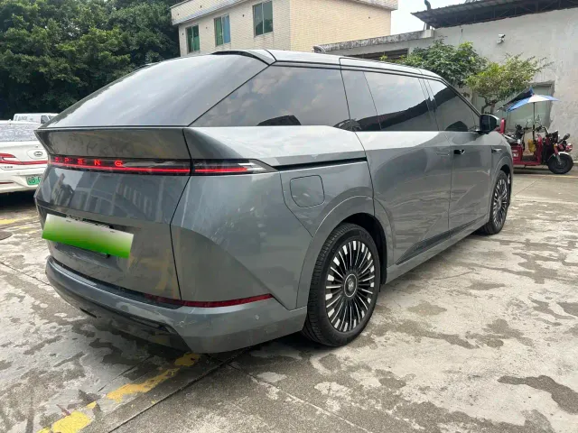 Xpeng X9 — Фото автомобиля 4