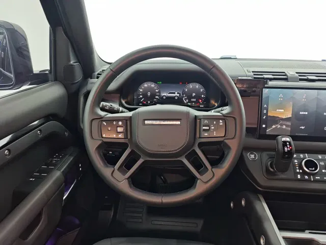 Land Rover Defender — Фото автомобиля 13