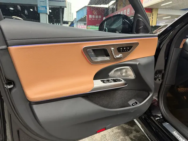 Mercedes-Benz E-Class — Фото автомобиля 7