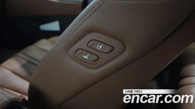 Genesis G80 Бензин 2.5 турбо AWD — Фото автомобиля 16