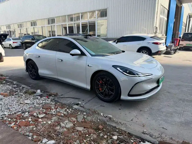 IM Motors L6 — Фото автомобиля 3