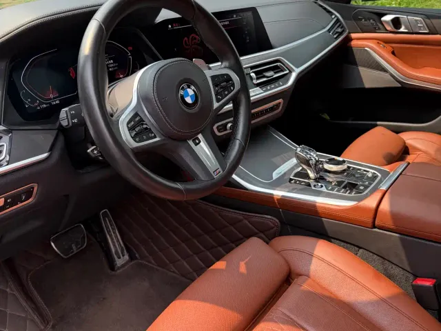 BMW X7 — Фото автомобиля 9