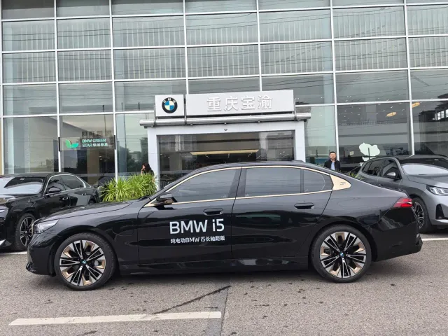 BMW i5 — Фото автомобиля 16