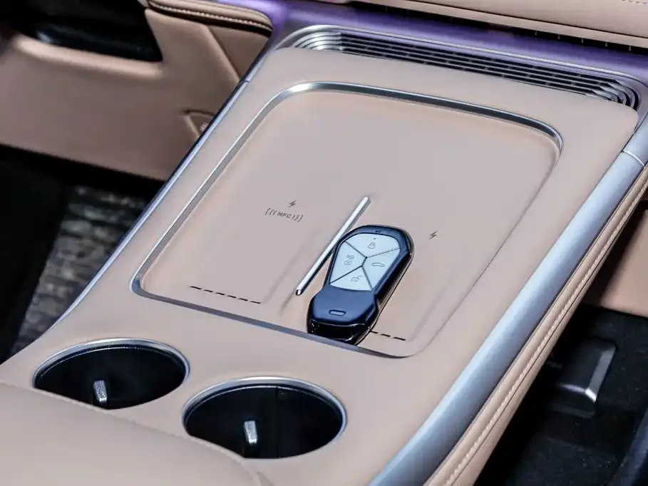 XPeng XPeng G9 2025 Model Long Range Ultra — Фото автомобиля 28