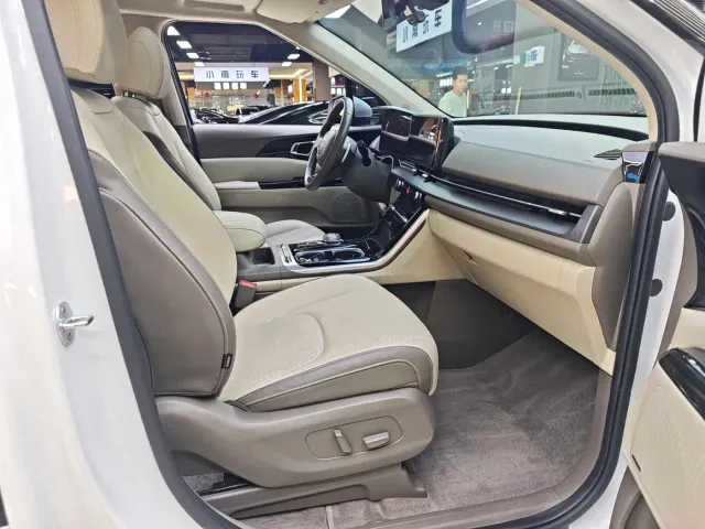 Kia Carnival — Фото автомобиля 13